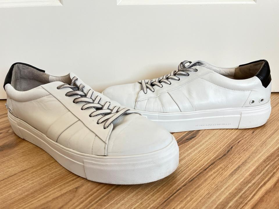 Kennel und Schmenger Sneaker Gr. 41/ 42 Leder Neupreis 270 € in Kölln-Reisiek