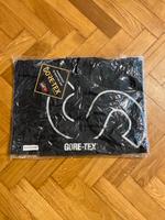 Supreme gore-tex Poncho S/M Nordrhein-Westfalen - Neuss Vorschau