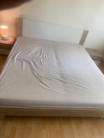 Bett mit 2 Nachtisch mit Matratze140€ ohne Matratze110€ Düsseldorf - Stadtmitte Vorschau