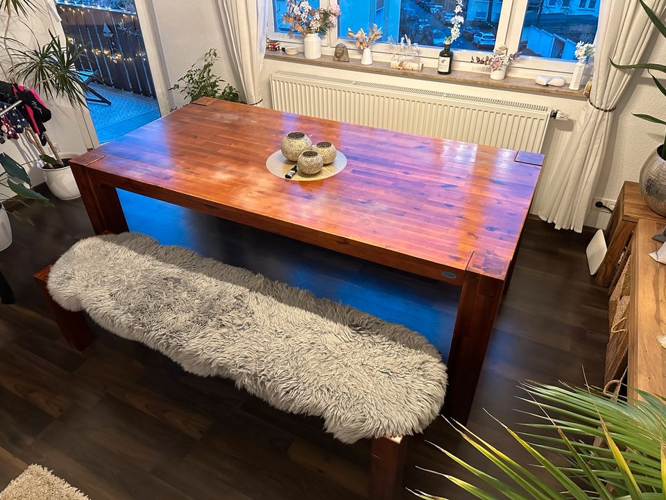 Esstisch Massivholz 200 x 100 cm mit Sitzbänken in Stuttgart