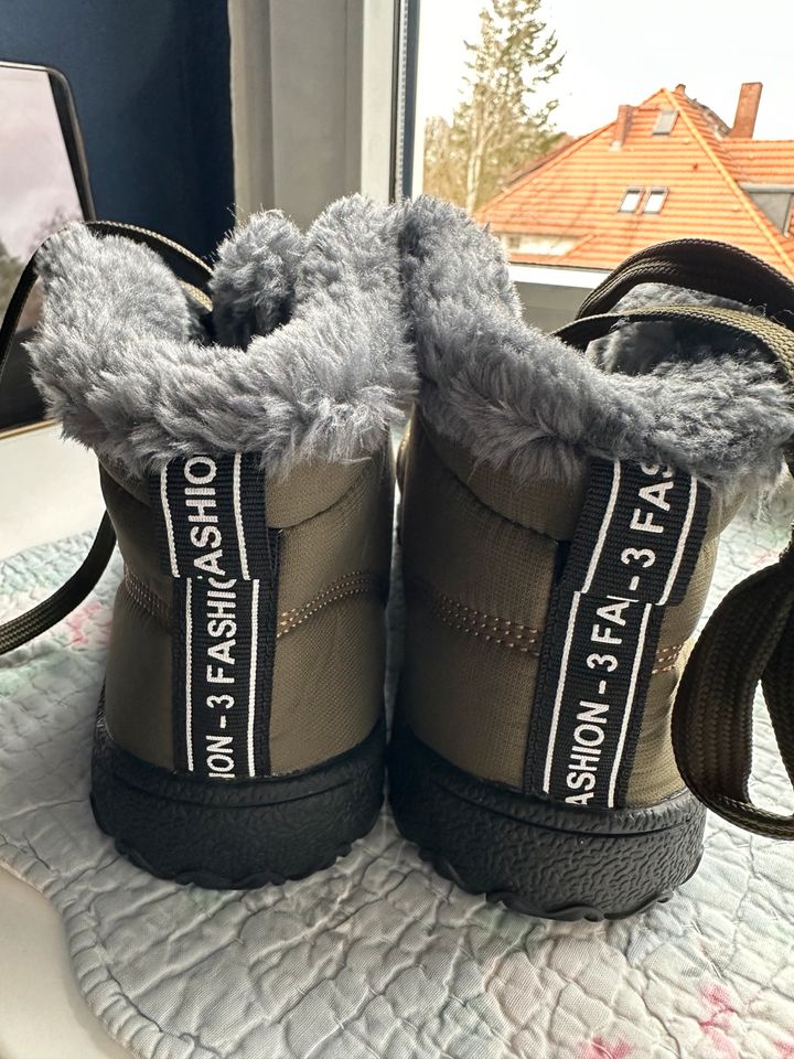 Hübsche Winterschuhe Damen Halbstiefel Outdoorheld passen Gr.39 in Berlin