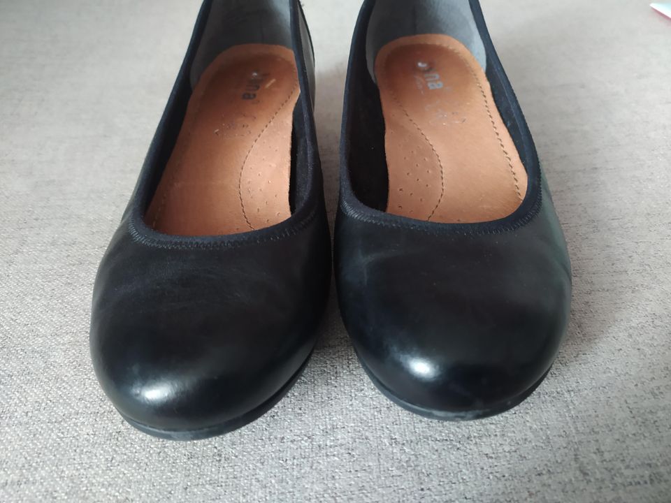 schwarze Pumps, Jana, Keilabsatz, Gr. 38 (5), Weite H in Berlin