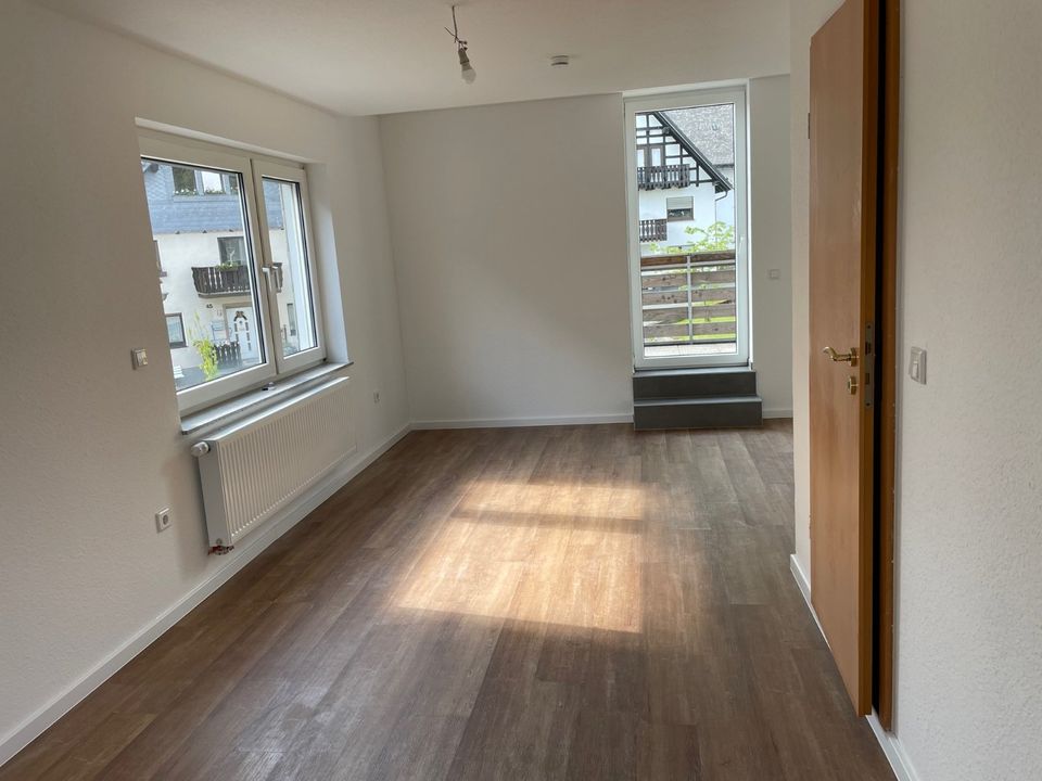 Schöne 4,5 Zimmer Wohnung mit Balkon zu vermieten in Winterberg