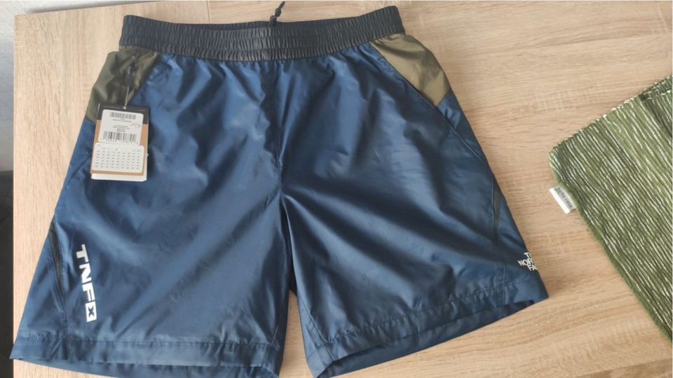 The North Face Shorts M blau neu in Saarbrücken