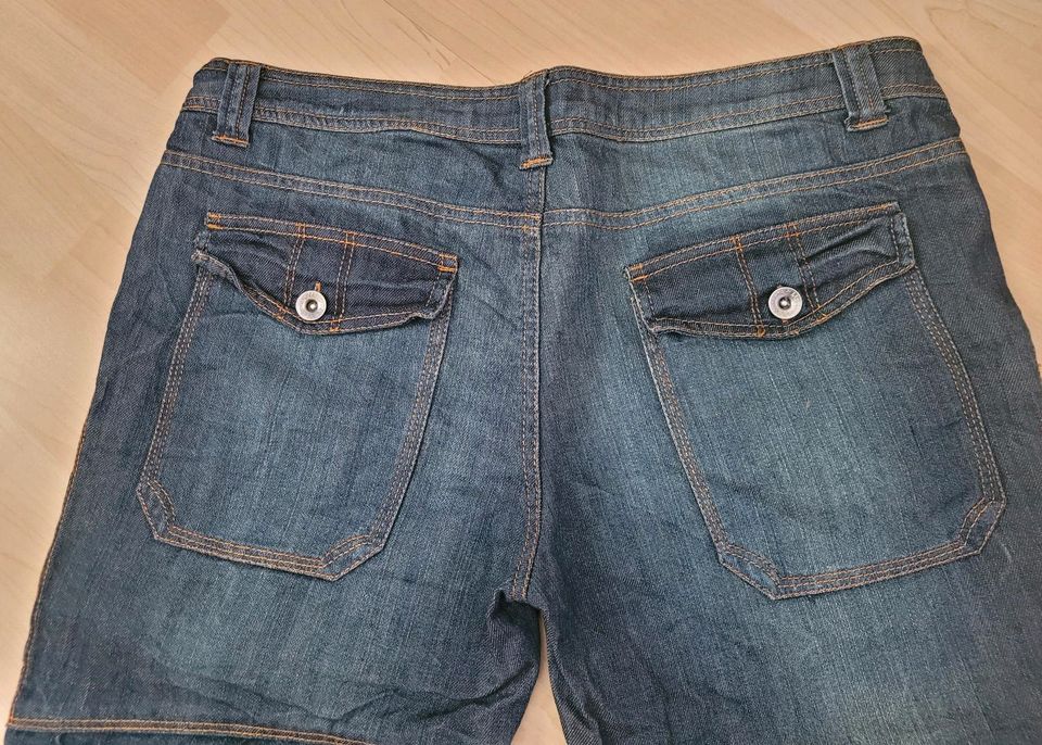 Jeans 3/4 lang L Bundweite 44 cm in München