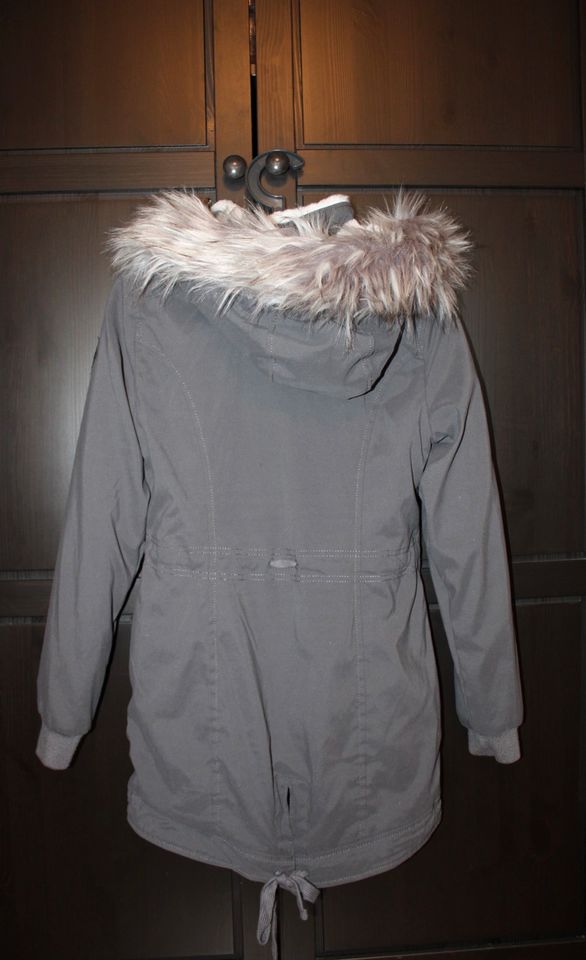 Hollister***XS****Damen***Winterjacke***Parka in Salzweg