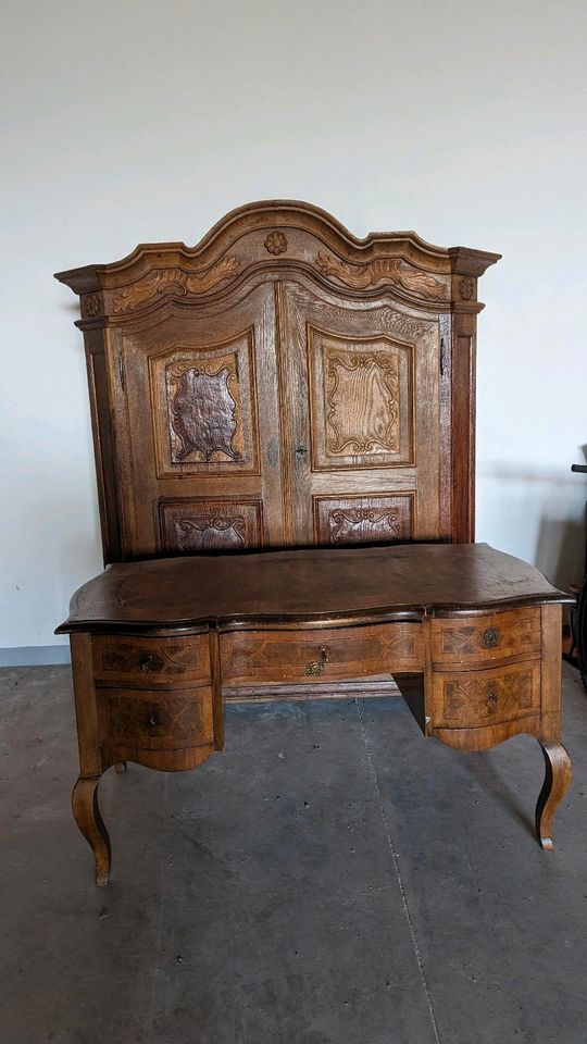 Wunderschöner antiker Schreibtisch mit vier Schubladen in Sundern (Sauerland)