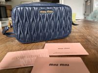 Miu Miu | Pochette Tasche aus Matelasse Leder blau neuwertig Düsseldorf - Oberkassel Vorschau