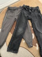 2 Zara Hosen Gr 116 grau schwarz Jeans Jogginghose jeanshose Nordrhein-Westfalen - Recklinghausen Vorschau