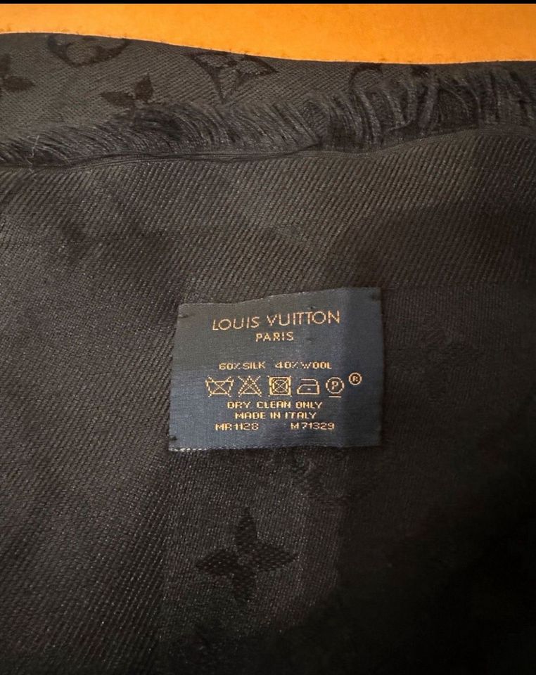Original Louis Vuitton Tuch schwarz Monogram Fullset in Essen