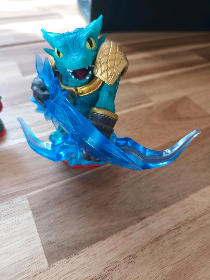 Skylander Spiel Wii mit Portalen und Figuren in Weiterstadt