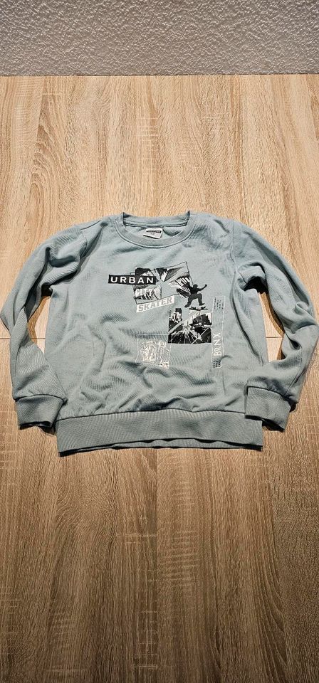 Oberteile Sweatshirt/Tshirts/Pullis/Strickjacke in Berlin