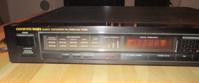 ONKYO INTEGRA T-4450 FM7AM STEREO TUNER Radio, schwarz in Hildrizhausen