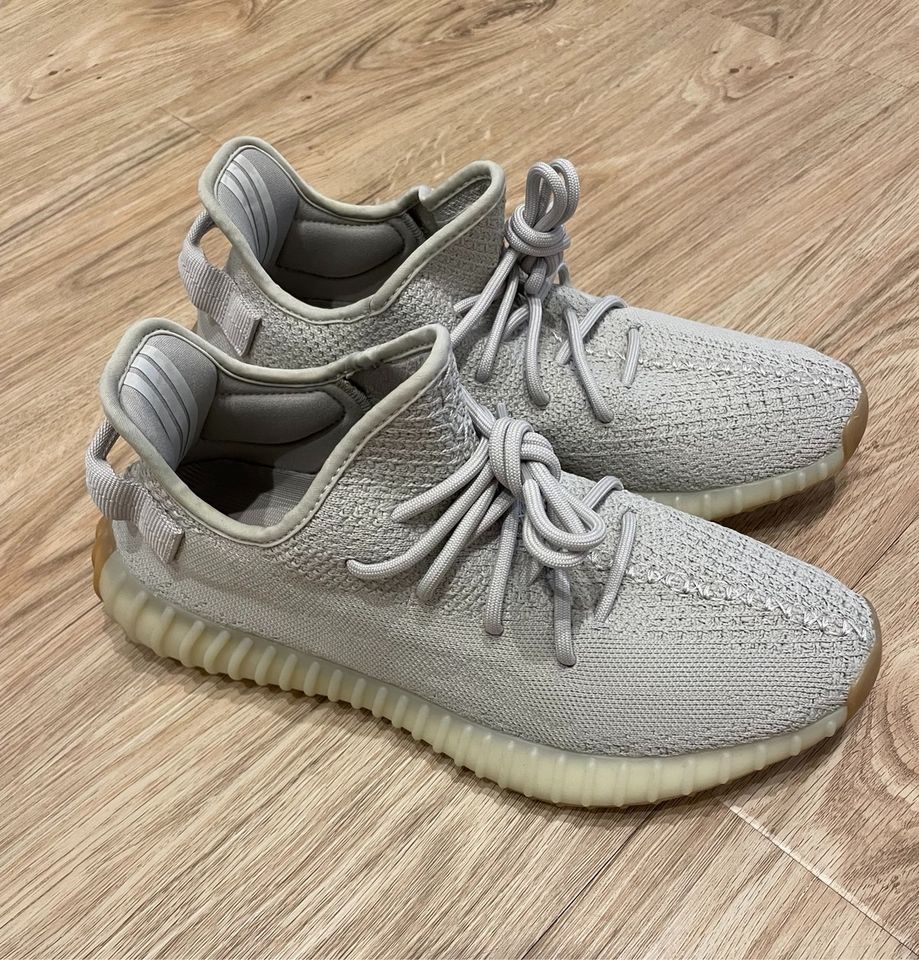 adidas Yeezy Boost 350 v2 Sesame 44 2/3 in Köln