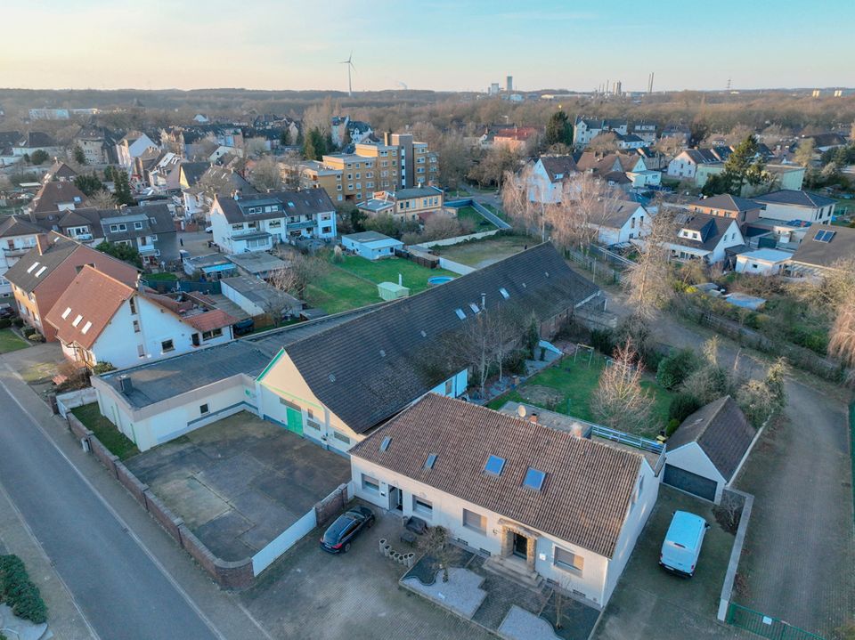 Halle mit 2-Familienhaus in verkehrsgünstiger Lage Grundstück ca. 3.868 m², Halle ca. 840 m² in Lünen