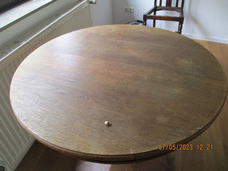 Tisch, rund, Antik, England um 1910, stark reduziert in Frechen