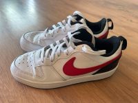 Nike Sneaker Turnschuhe weiß rot Gr 37,5 Hessen - Schöffengrund Vorschau