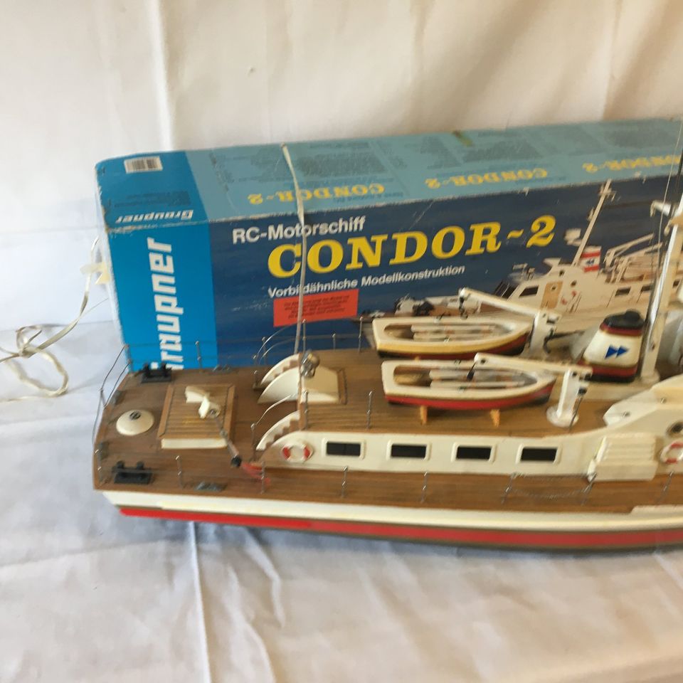 Graupner Condor-2 RC-Modellbau Modellschiff Länge 82cm in Berlin