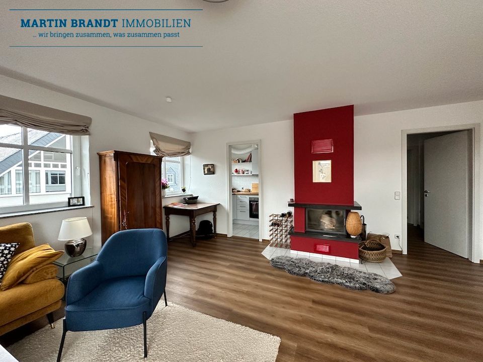 Sonnige 2 Zimmer Studio Wohnung mit Kamin und Balkon  mit Traumblick auf die Idsteiner Altstadt in Idstein