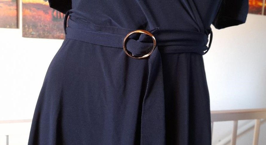 Dunkelblaues Damen Kleid asymmetrische Schnalle Gr.32/34 XS -NEU- in Dormagen