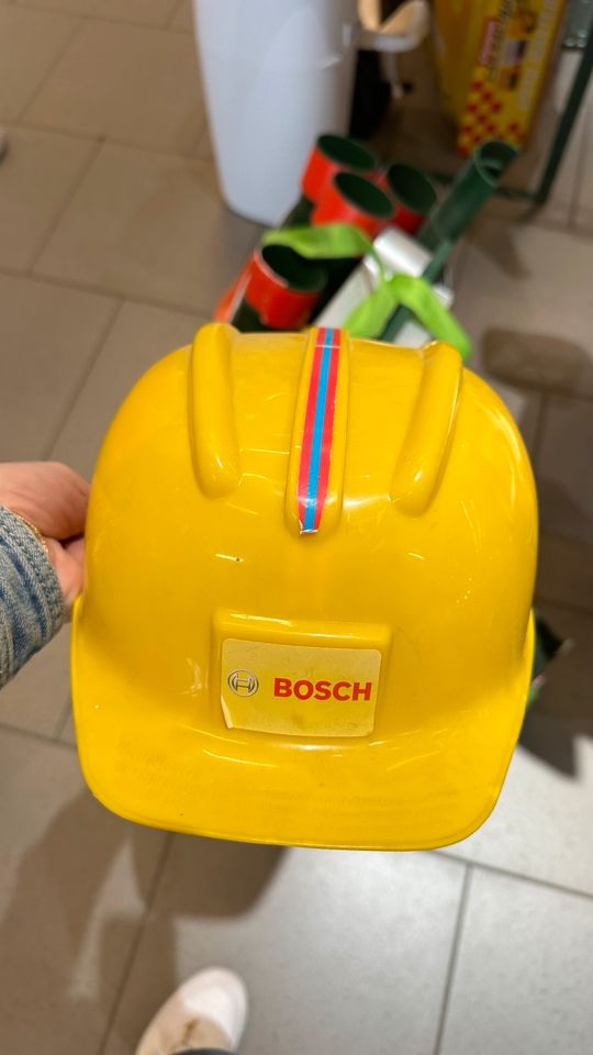 Bosch Werkbank mit sehr viel Zubehör in Mannheim