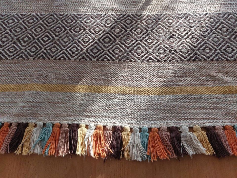 Teppich aus Wolle, handgefertigt in Berlin