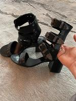 Schwarze Sandalen mit Schnallen Bayern - Gersthofen Vorschau