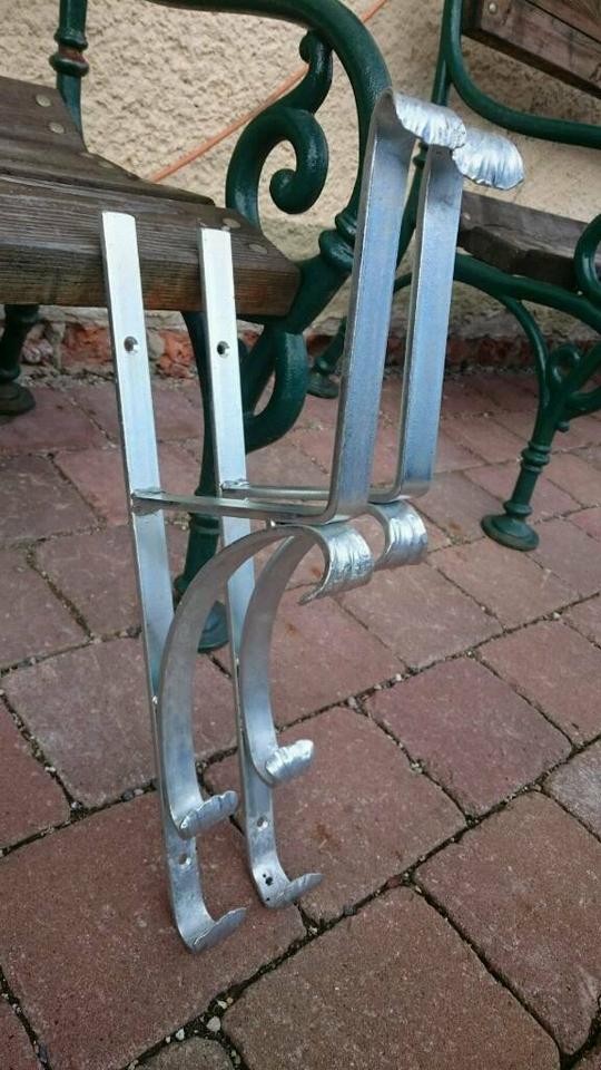 Blumenkästen Haken handgeschmiedet, Blumenkästenhaken, Haken in Nußdorf am Inn