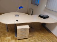 ein Schreibtisch, ein Drehstuhl und ein passender Aktenschrank. Leipzig - Paunsdorf Vorschau