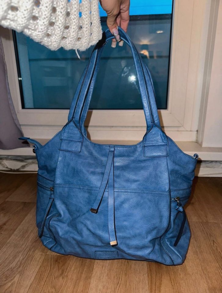 Blaue Damen Handtasche in Lederoptik von S.Oliver in Berlin