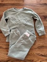 H&M fleece Schlafanzug Pyjama Größe 104 grün Dino Kinder junge Niedersachsen - Wolfenbüttel Vorschau