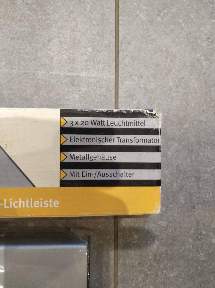 Unterschrank Lichtleiste OVP in Igel