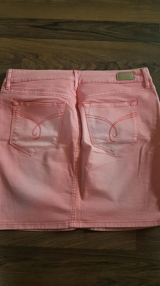 Minijeansrock von Esprit in apricot in Wiesbaden