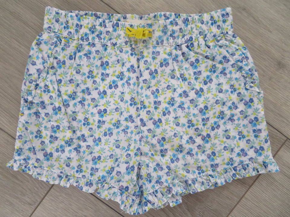 Mini Boden Mädchen Sommer Shorts gebraucht + neu 116 in Barendorf