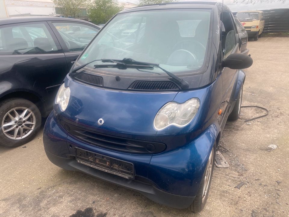 Schlachtfest Smart Fortwo Cabrio 450 0.7 EB1 EA4 blau 717.408 in Kerpen