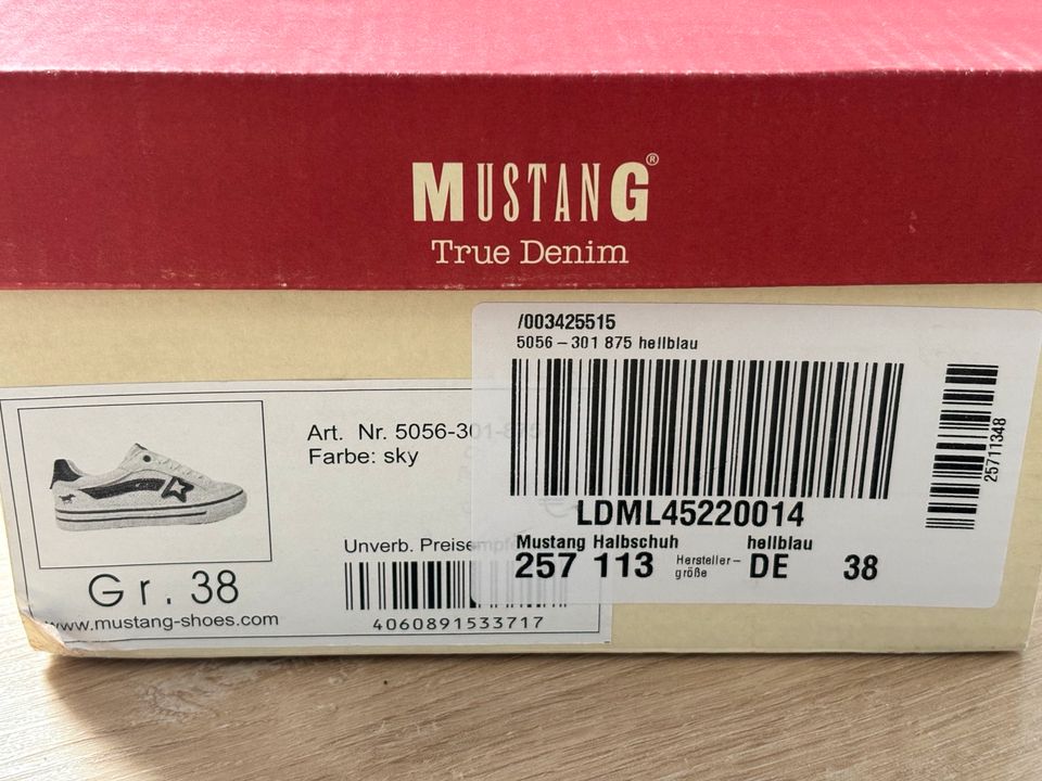 Halbschuhe / Sneakers Mustang Gr. 38 NEU in Leipzig