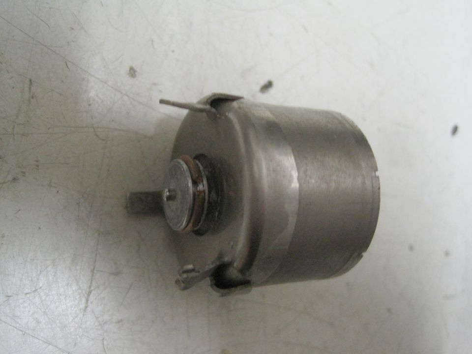 Motor Elektromotor Kleinmotor Micromotor Spannung 12 V DC in Schlangen