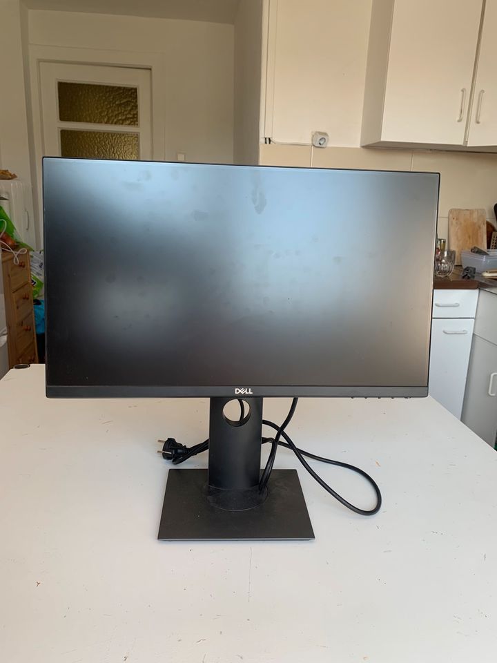 Dell Monitor Full HD 1920x1080 P2219H in Hamburg