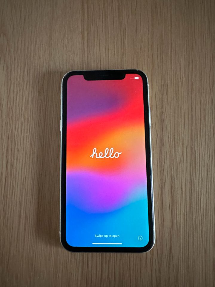 Apple iPhone 11 64GB Topzustand in Polle