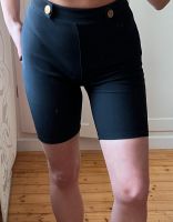 ZARA Shorts Rib schwarz goldene Knöpfe Nordrhein-Westfalen - Rheine Vorschau