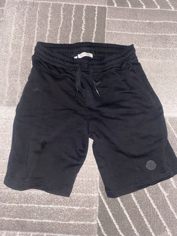 Moncler Short schwarz M in Hamburg