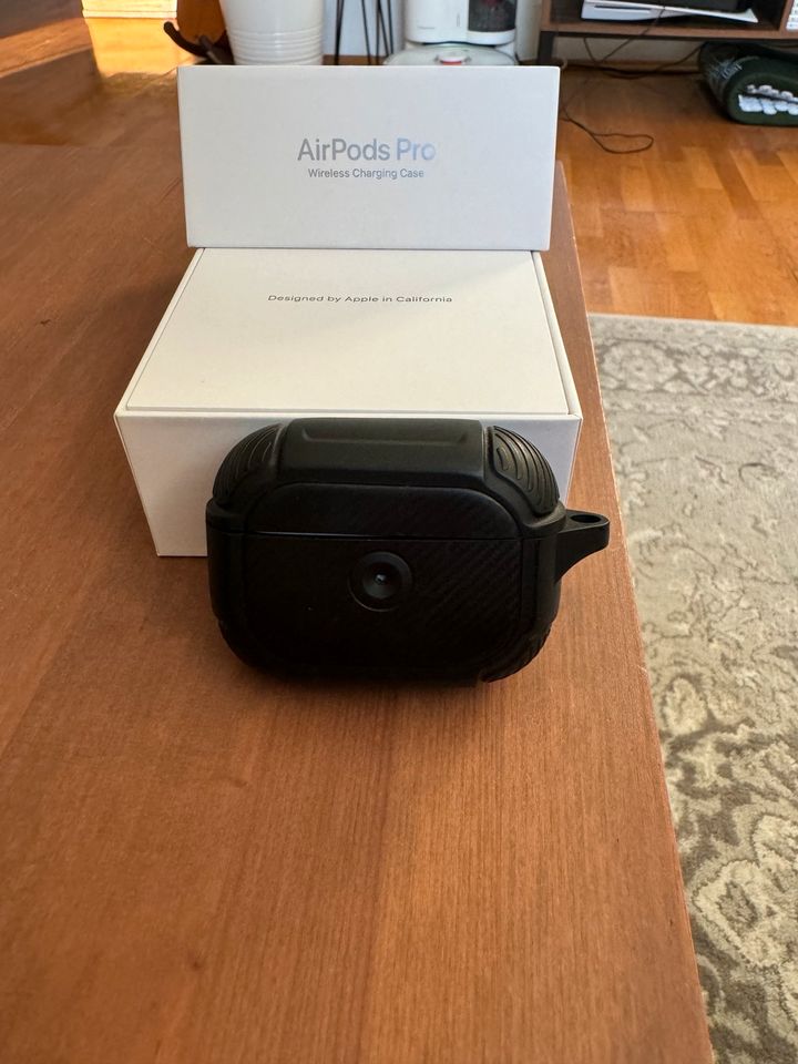 Apple AirPods Pro Case (1. Generation) + OVP + Hülle in Regensburg