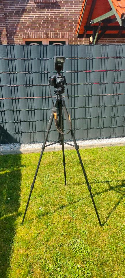 Nikon D 3000 Spiegelreflexkamera mit Zubehör siehe Bilder in Wittmund