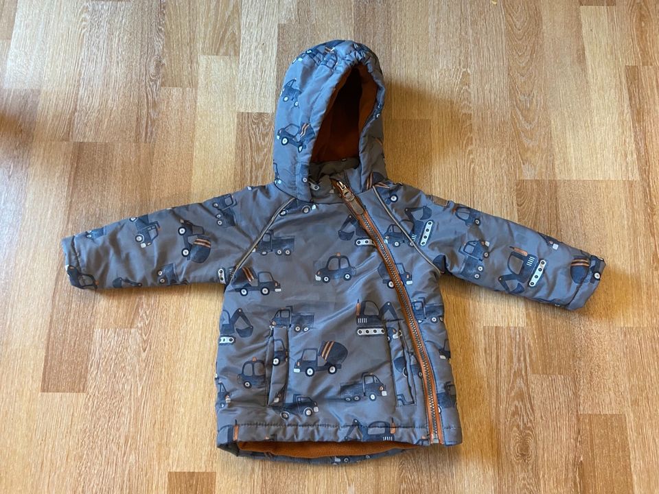 Schicke Winterjacke grau mit LKW wie neu Topomini in Bergen