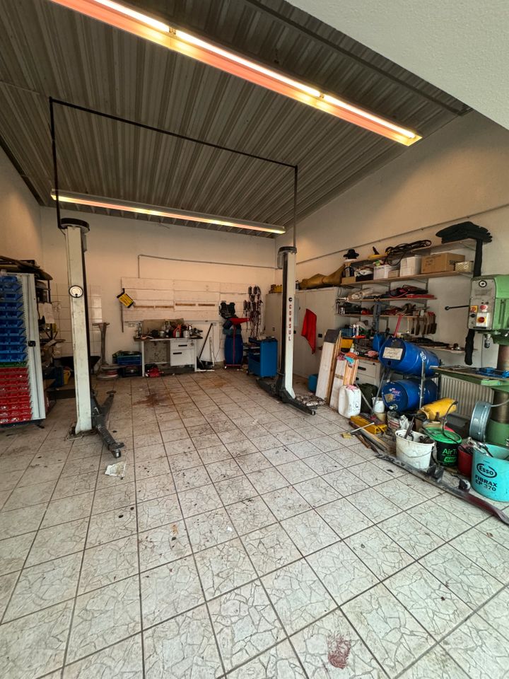 Verkauf einer Hobbywerkstatt mit 4 Doppelgaragen | 265 QM Nutzfläche | 1000 QM Grund | Nähe Passau B12 | Vermietung garantiert!!! in Salzweg