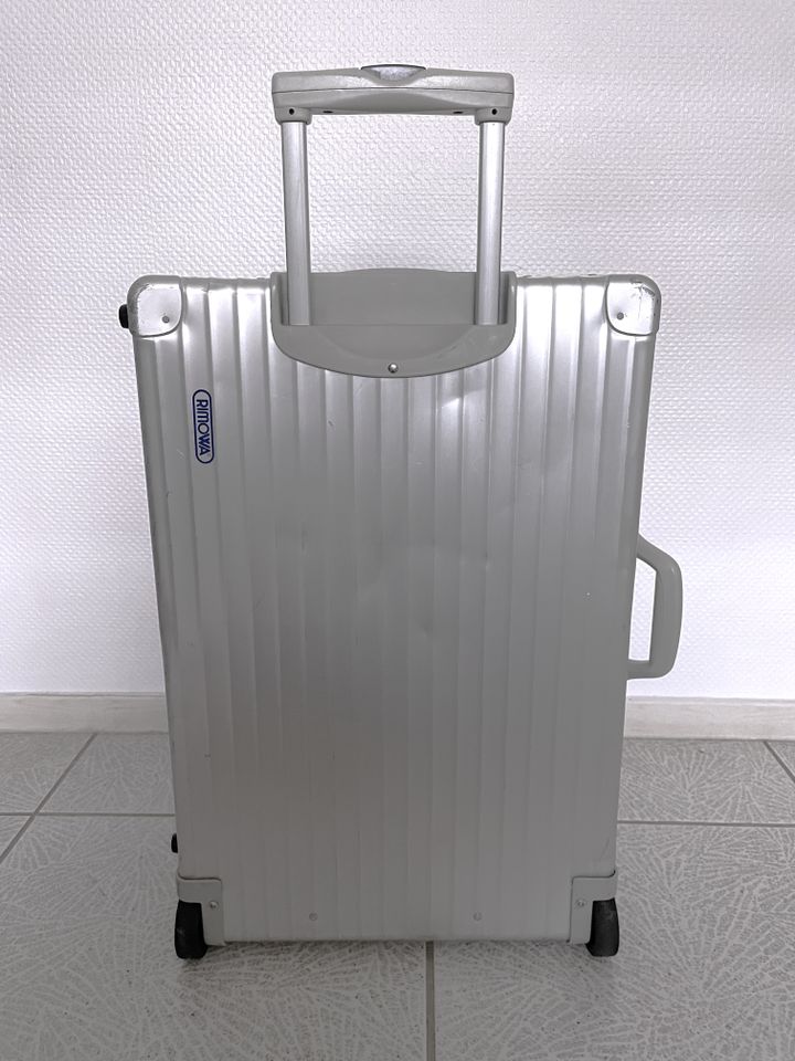 Rimowa Trolley mit zwei Rollen Aluminium Silber Teleskopgriff in Lehrte