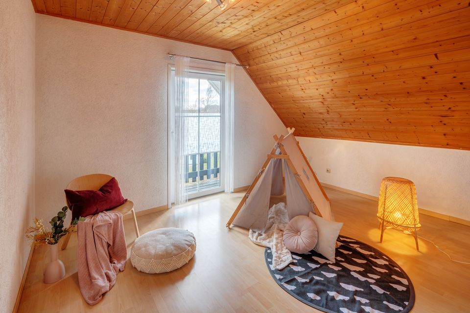 Baierbach: Einzigartiges Einfamilienhaus mit 2.500 m² Grund - frei in Baierbach