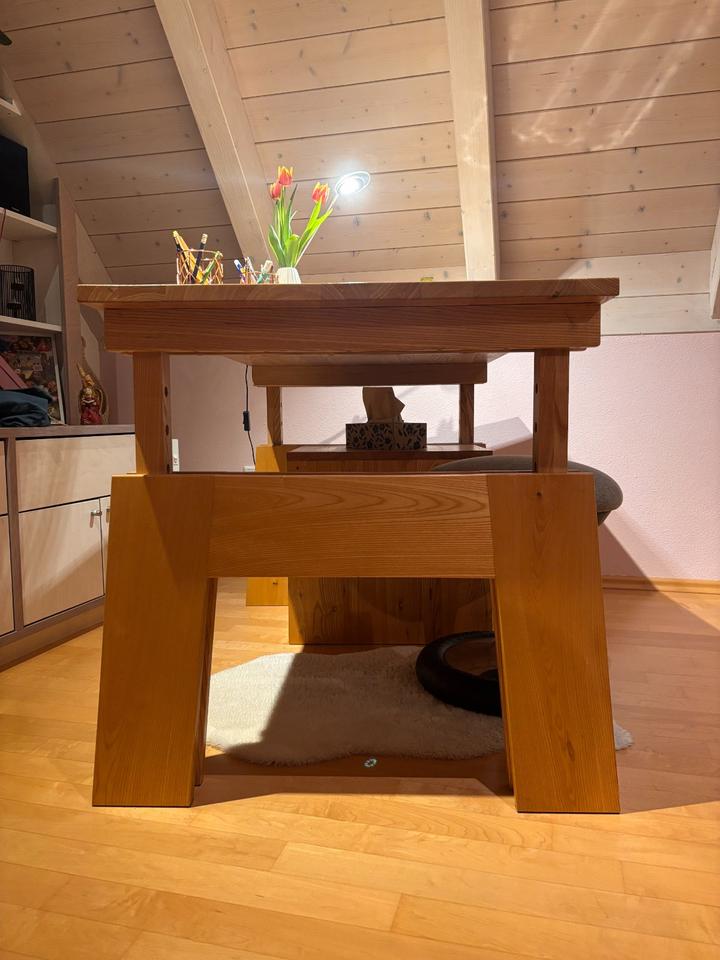 mitwachsender Schreibtisch für Kids (Massivholz) in Affing