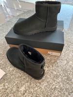 NEU‼️UGG M Classic Mini Männer Schuhe Boots Winter Schnee Nordrhein-Westfalen - Büren Vorschau