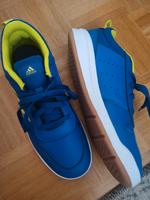 Adidas Hallenturnschuhe Gr. 39,5 Hessen - Flörsheim am Main Vorschau